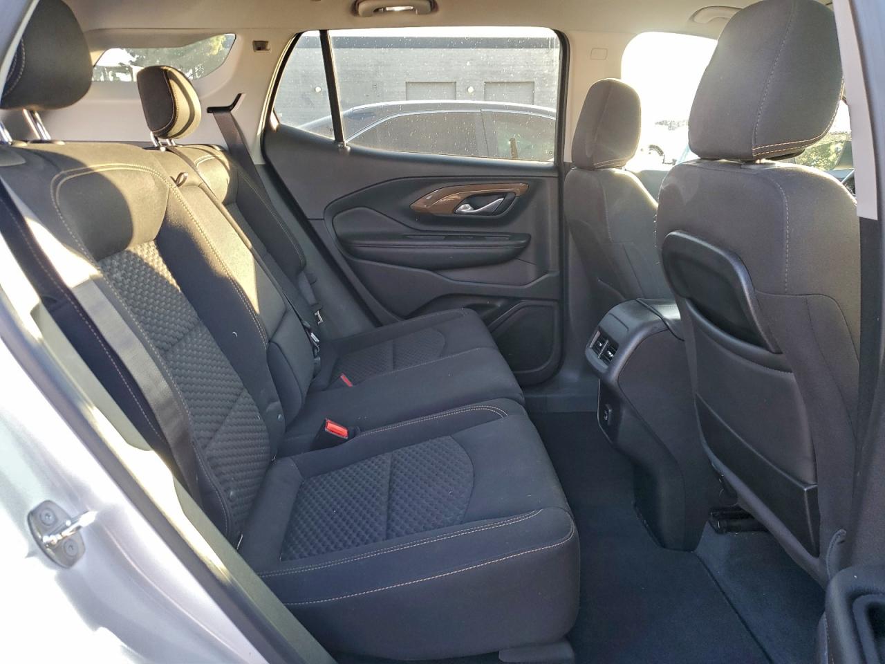 2018 GMC TERRAIN SLE photo 11