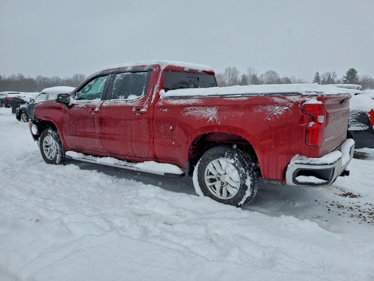 2023 CHEVROLET SILVERADO K1500 LT photo 2