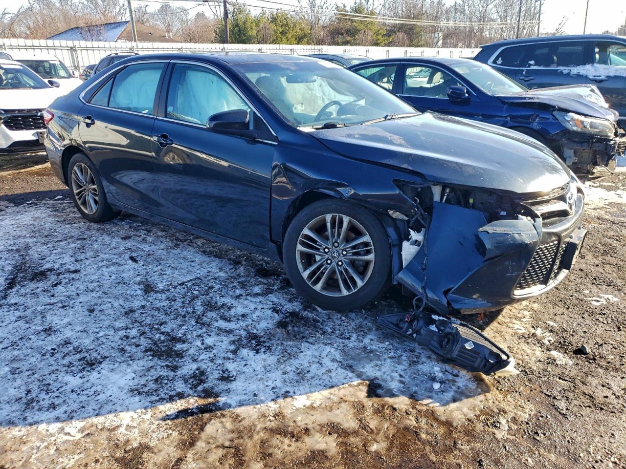 2017 TOYOTA CAMRY LE photo 4