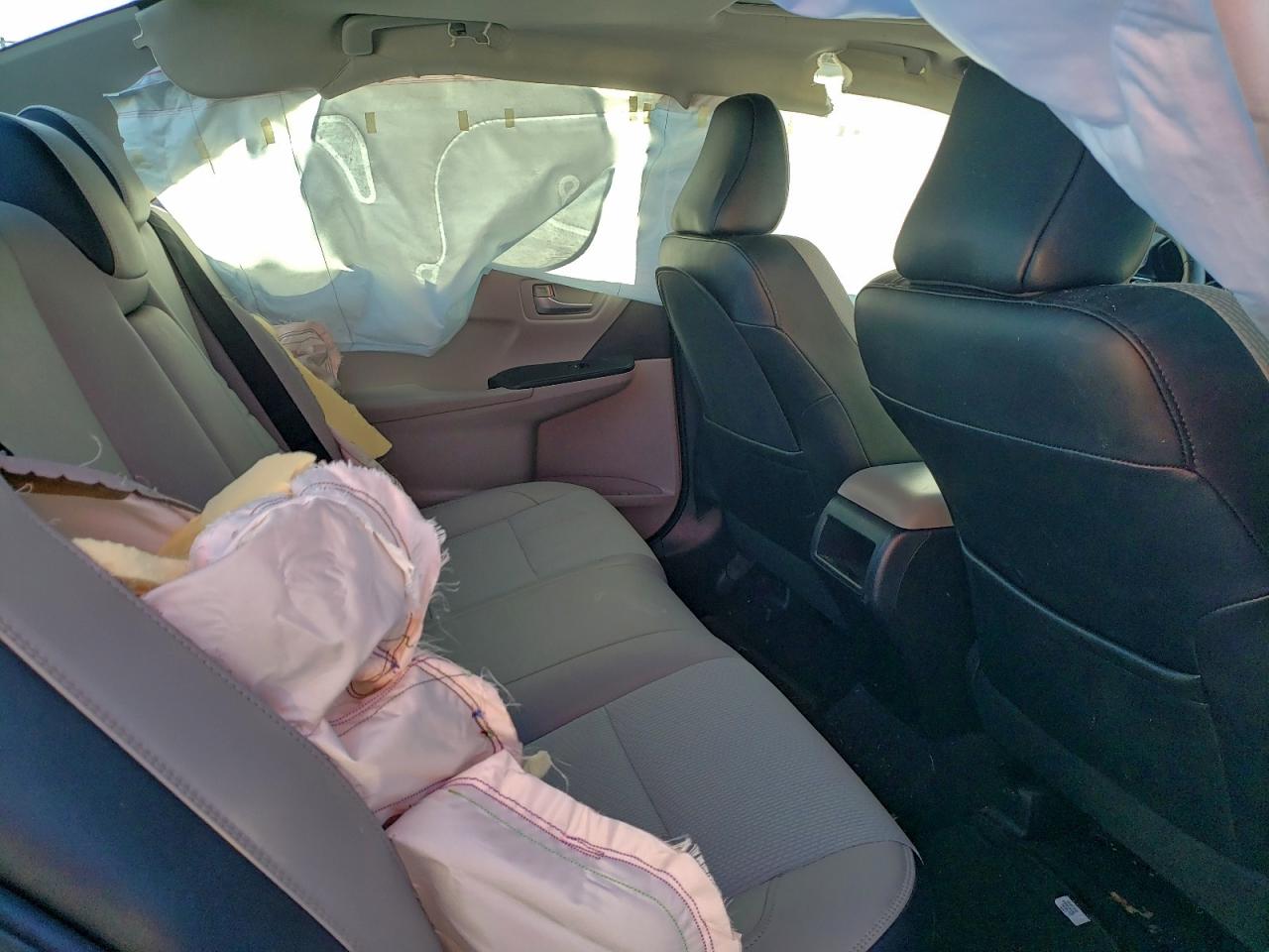 2017 TOYOTA CAMRY LE photo 10