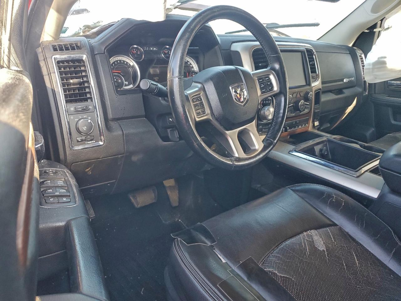 2014 RAM 1500 LARAMIE photo 8