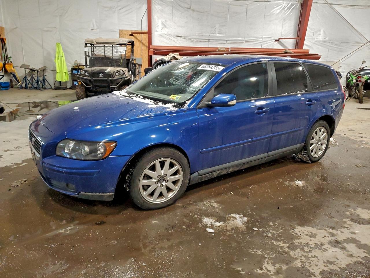 2006 VOLVO V50 T5 — REAR END damage — photo 1