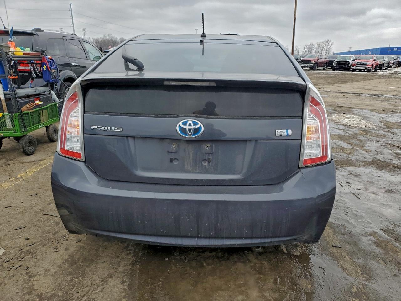 2013 TOYOTA PRIUS photo 11