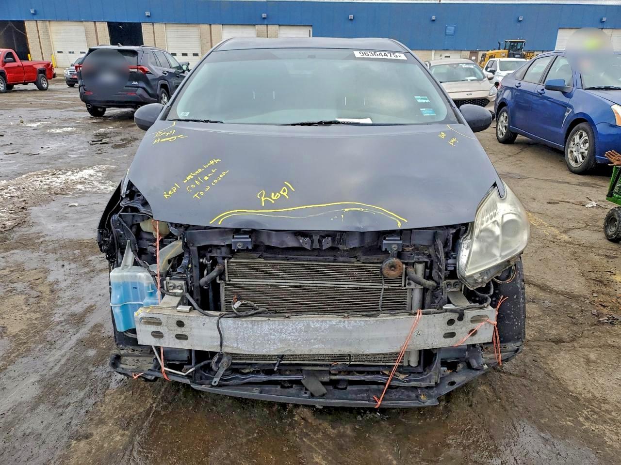2013 TOYOTA PRIUS photo 9