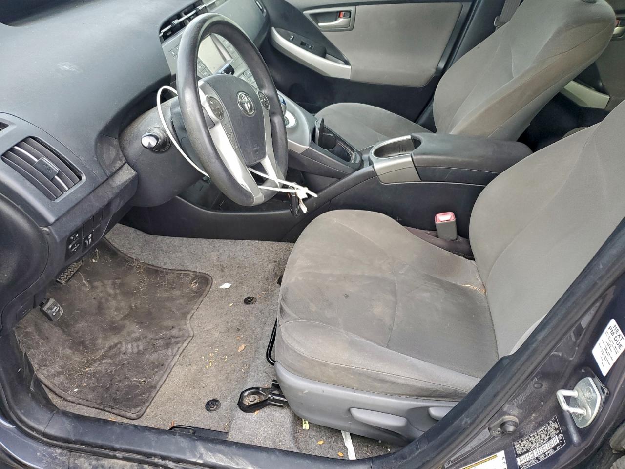 2013 TOYOTA PRIUS photo 13