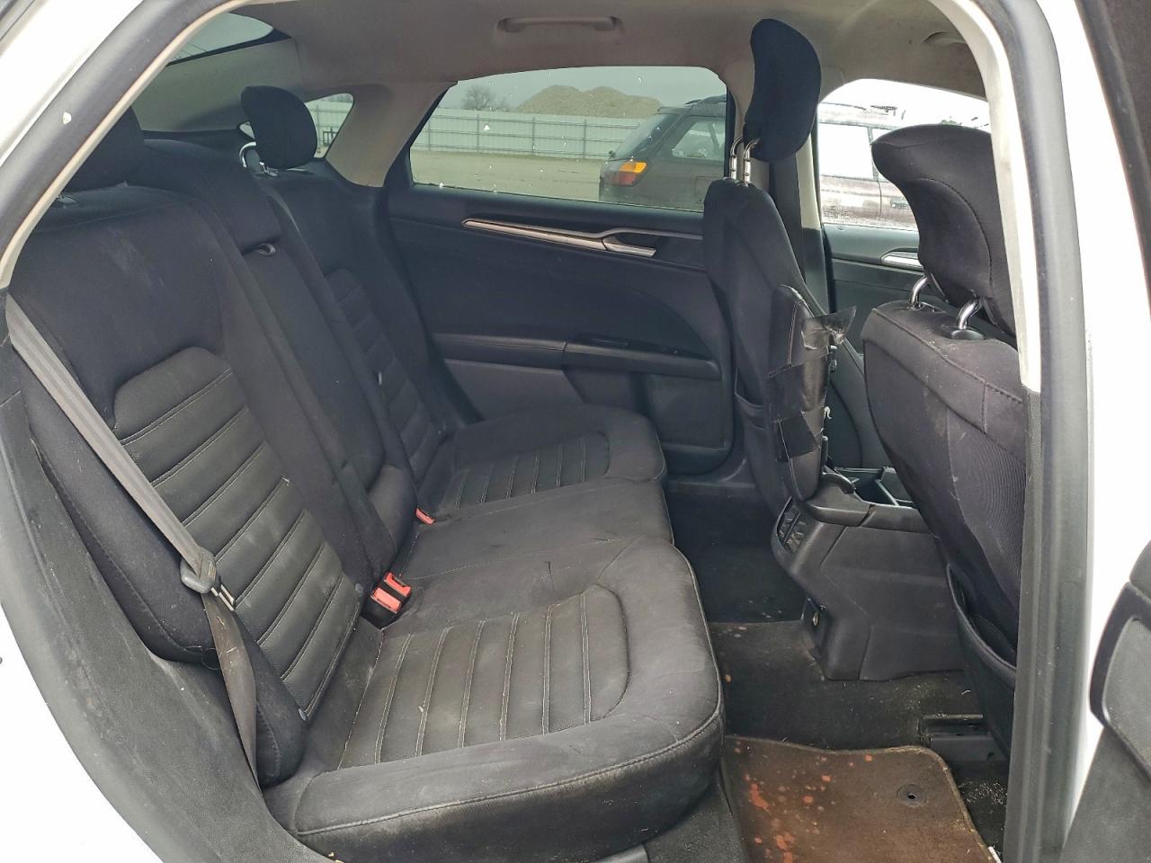 2014 FORD FUSION SE photo 19