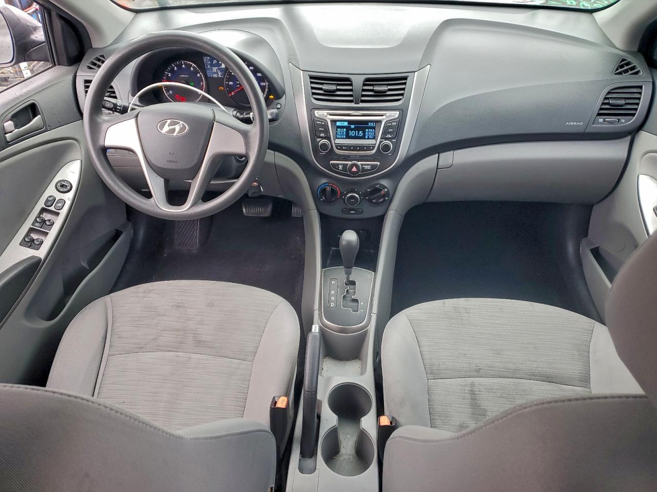2017 HYUNDAI ACCENT SE photo 8