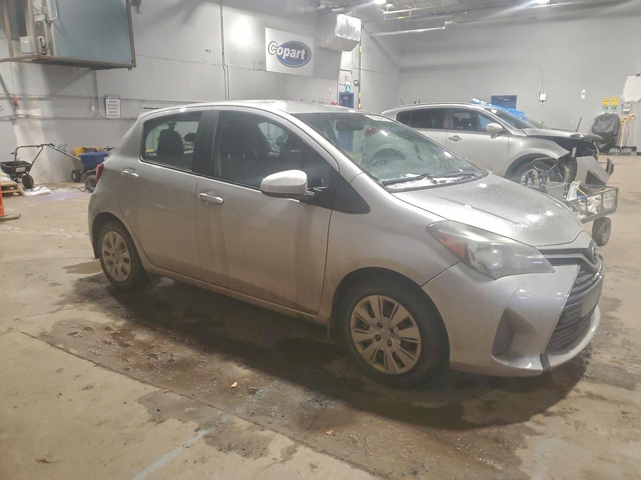 2015 TOYOTA YARIS photo 4