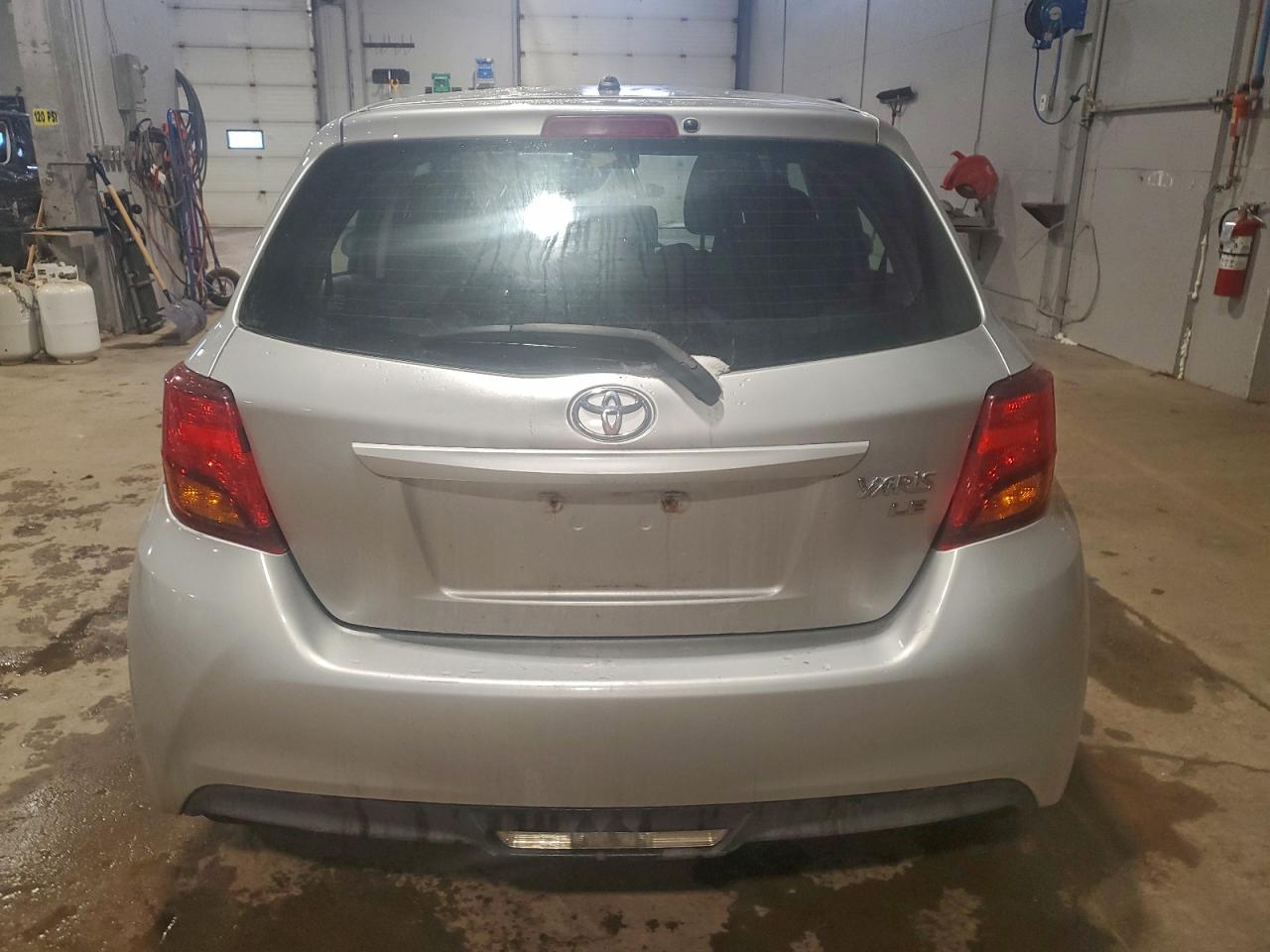 2015 TOYOTA YARIS photo 6