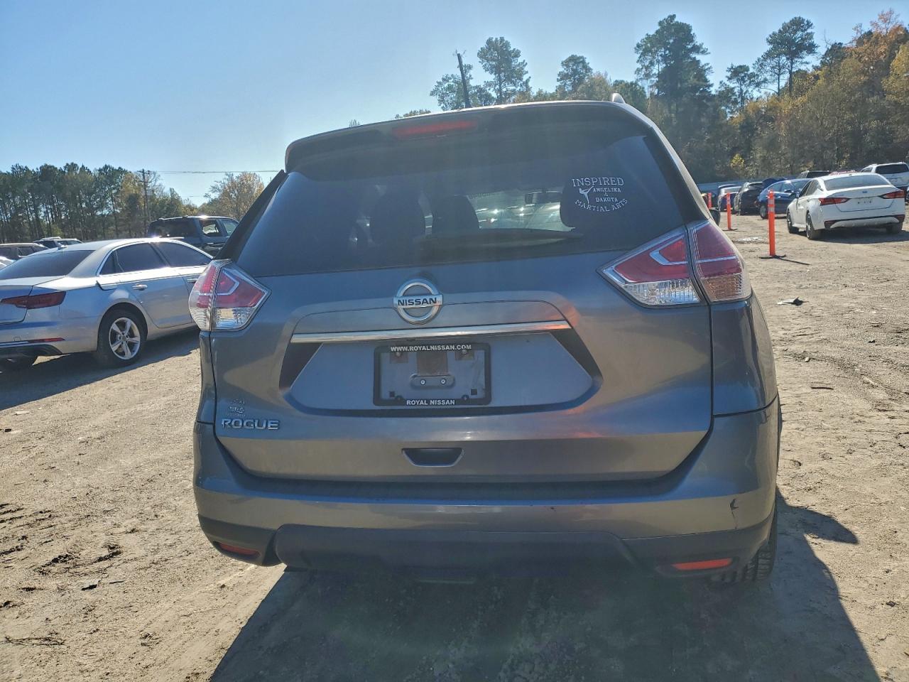 2016 NISSAN ROGUE S photo 11