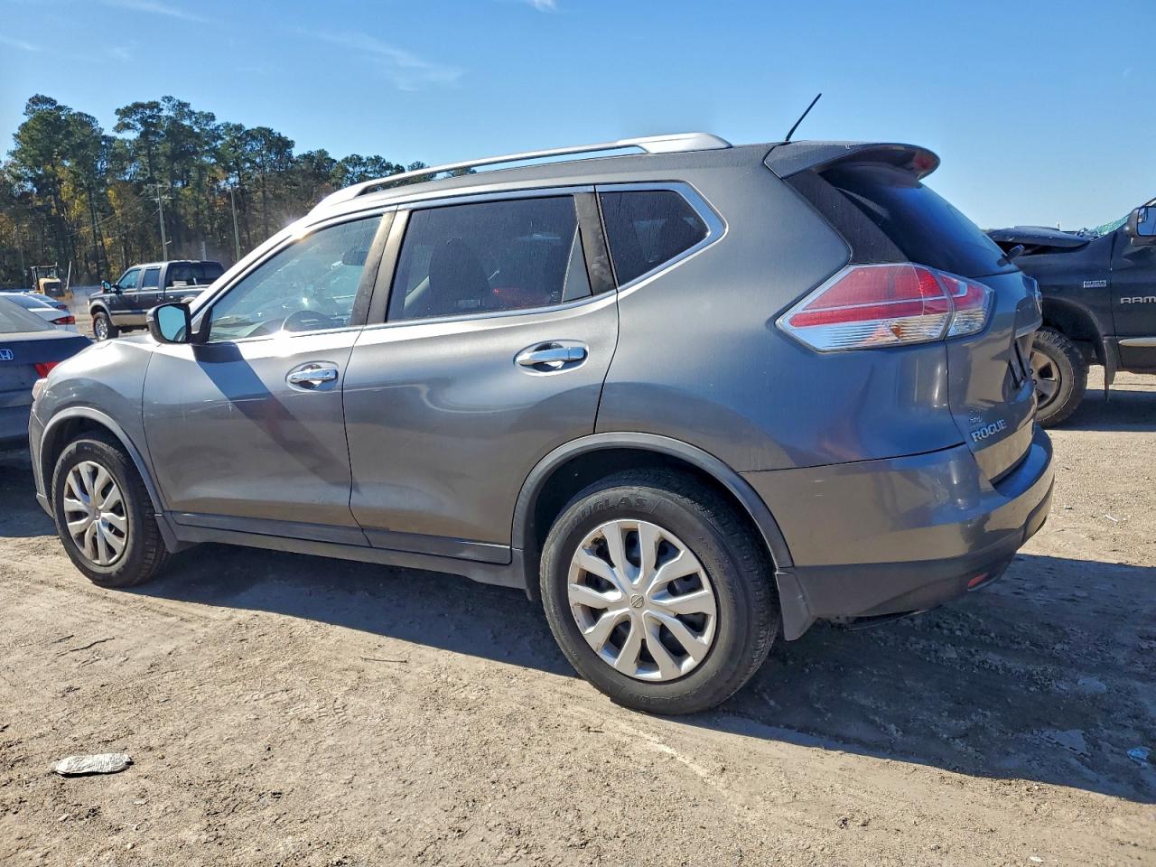 2016 NISSAN ROGUE S photo 3