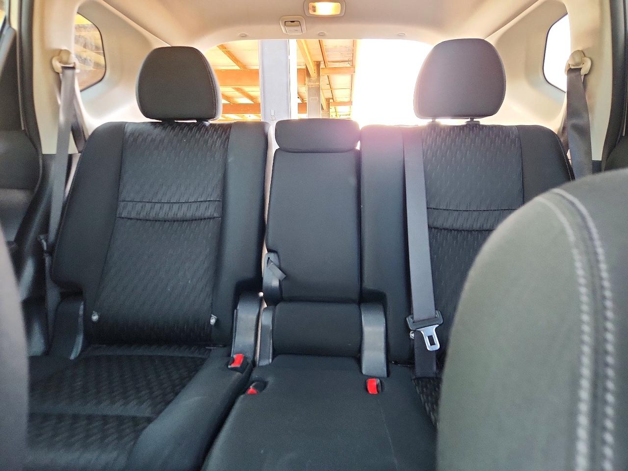 2019 NISSAN ROGUE S photo 10
