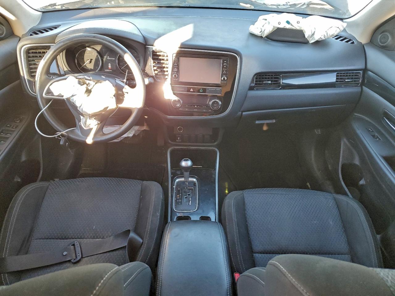 2019 MITSUBISHI OUTLANDER ES photo 8