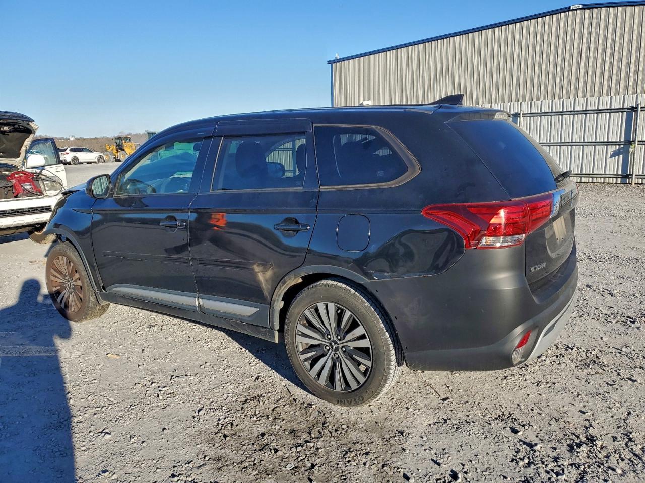 2019 MITSUBISHI OUTLANDER ES photo 2
