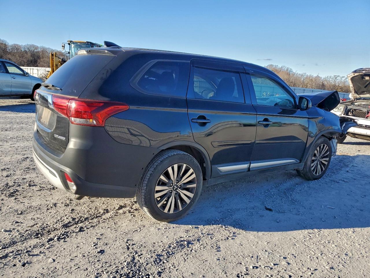 2019 MITSUBISHI OUTLANDER ES photo 3