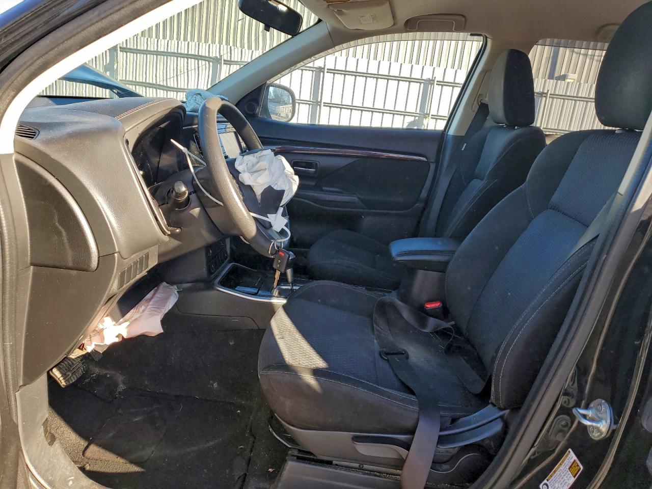 2019 MITSUBISHI OUTLANDER ES photo 7