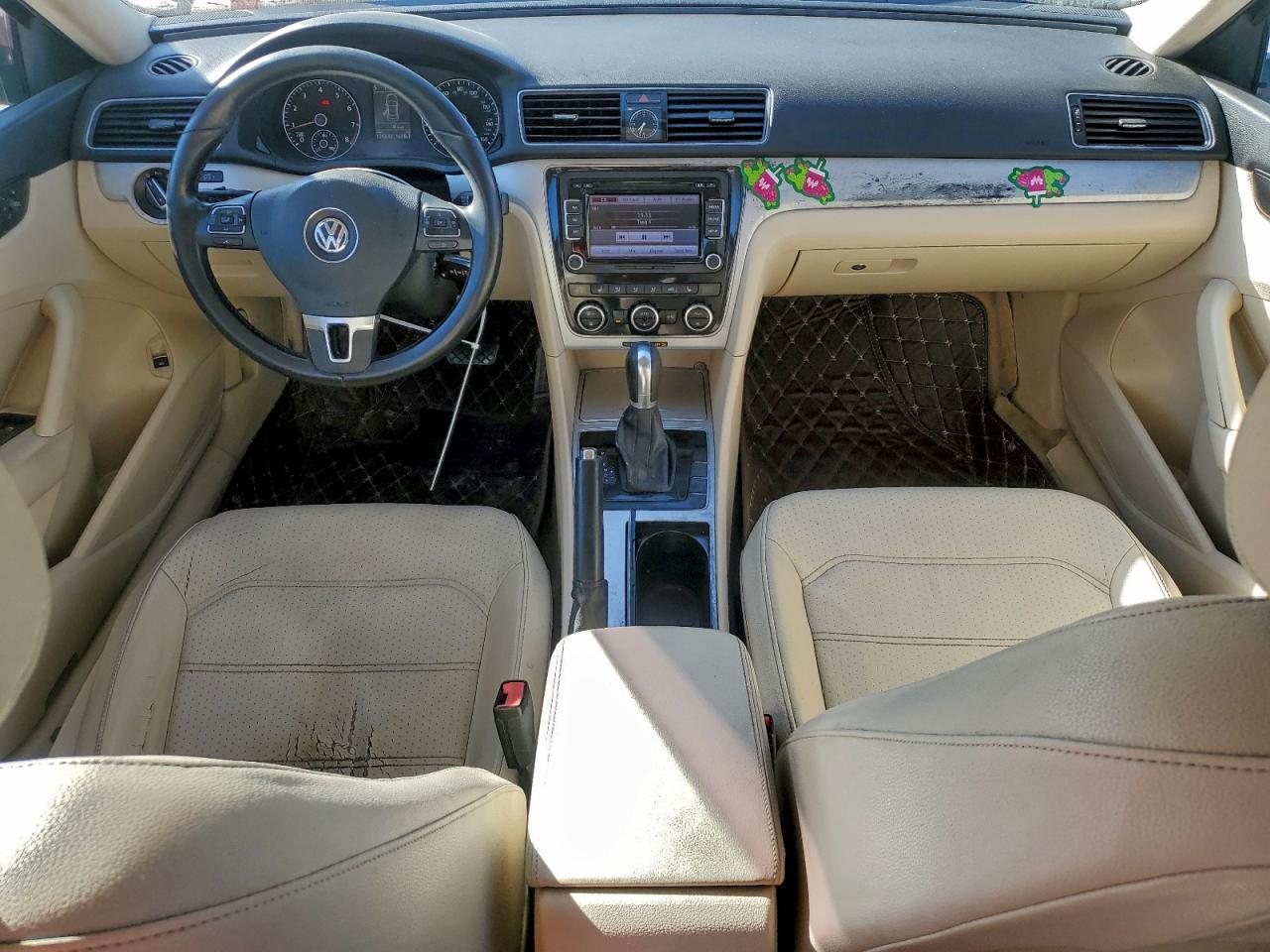2012 VOLKSWAGEN PASSAT SE photo 8