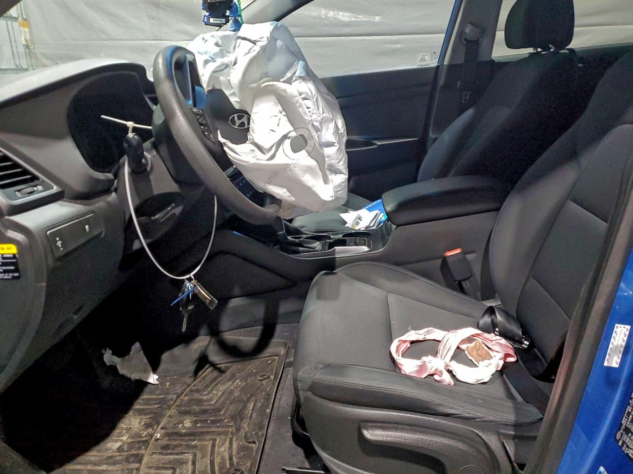 2017 HYUNDAI TUCSON SE photo 7