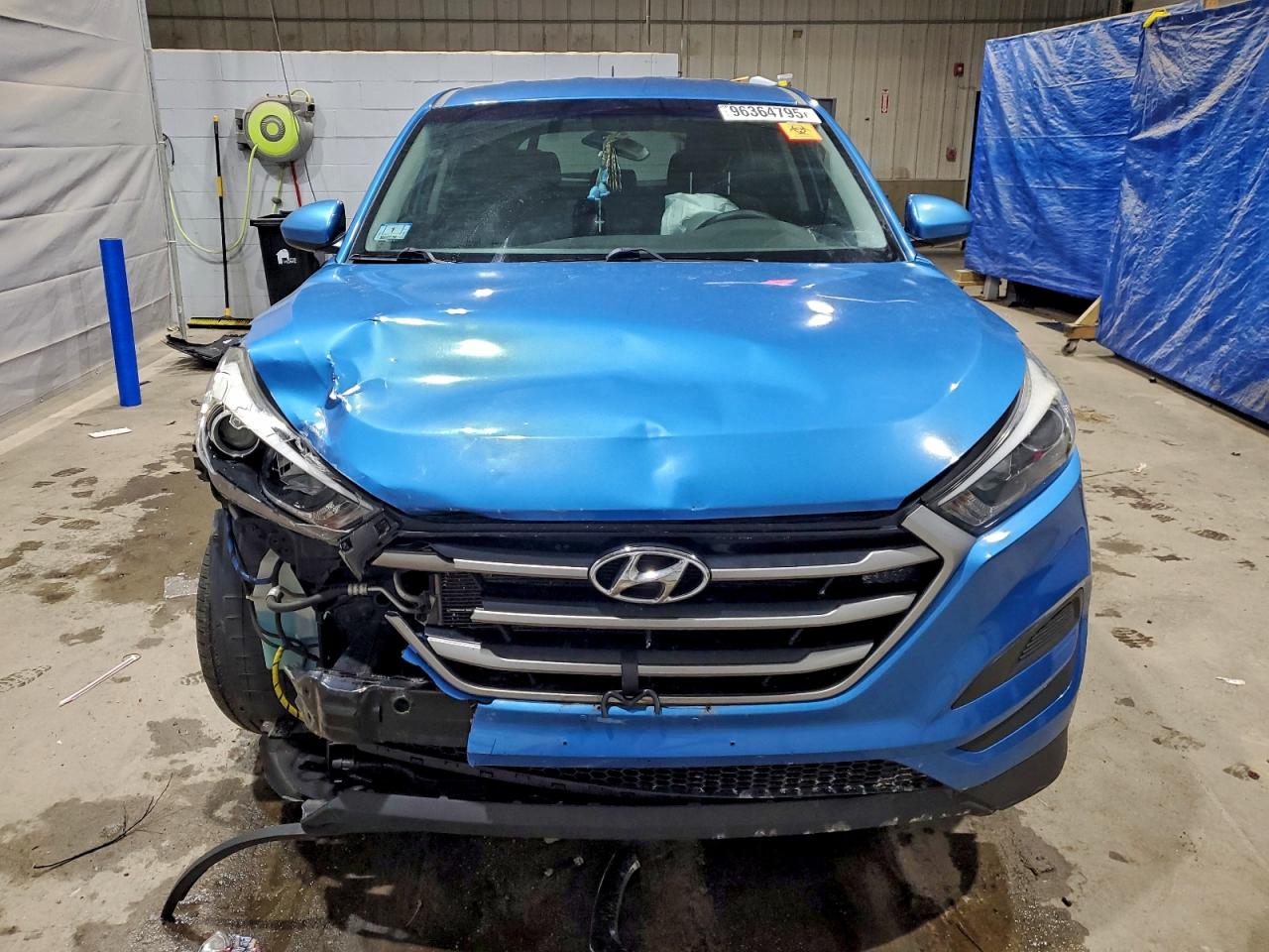 2017 HYUNDAI TUCSON SE photo 5