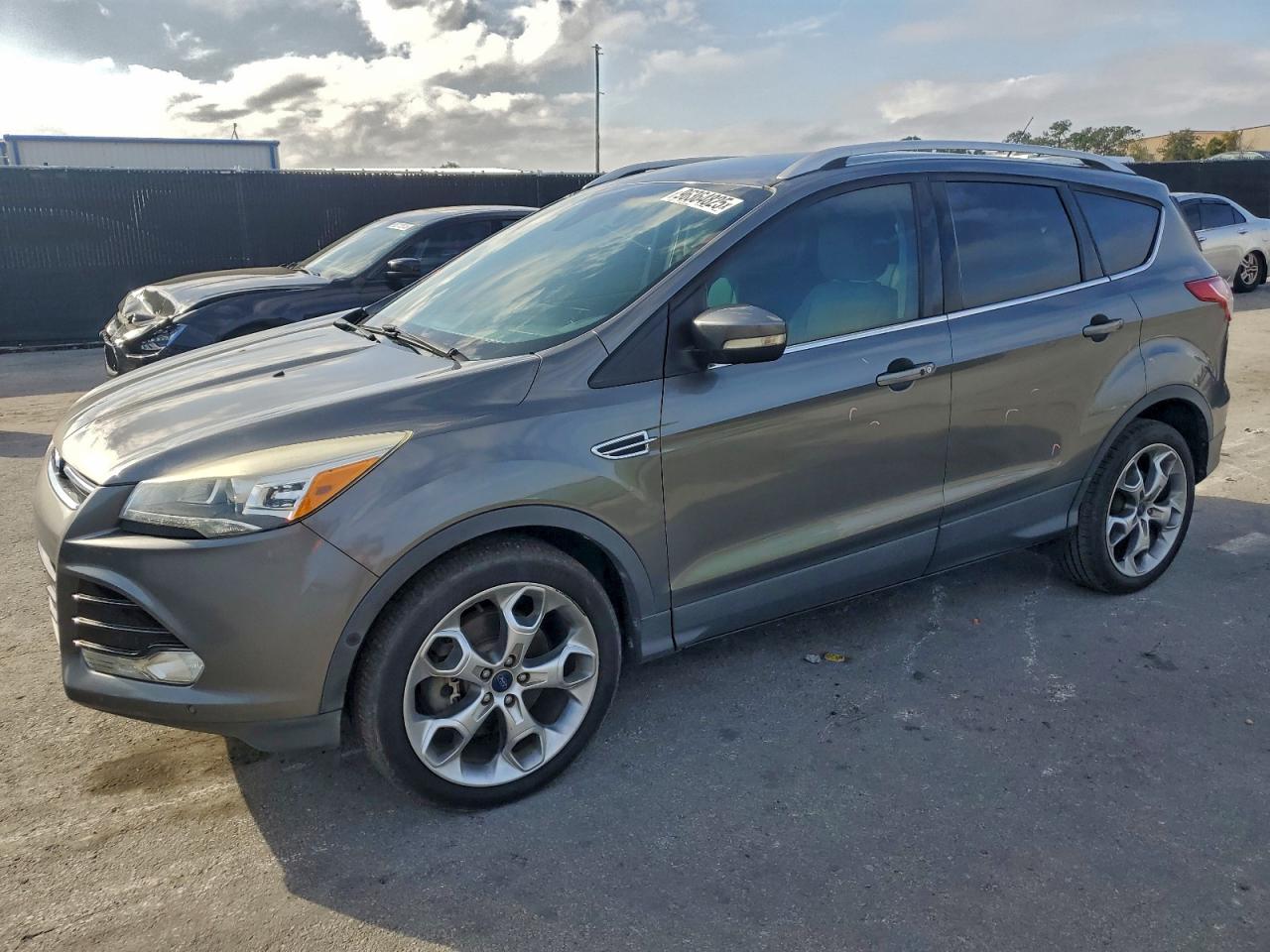 2014 FORD ESCAPE TITANIUM — FRONT END damage — photo 1