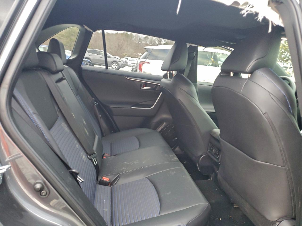 2025 TOYOTA RAV4 XSE photo 11