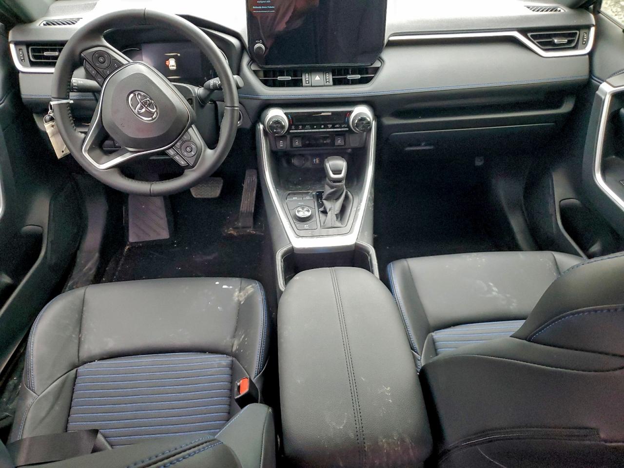 2025 TOYOTA RAV4 XSE photo 8