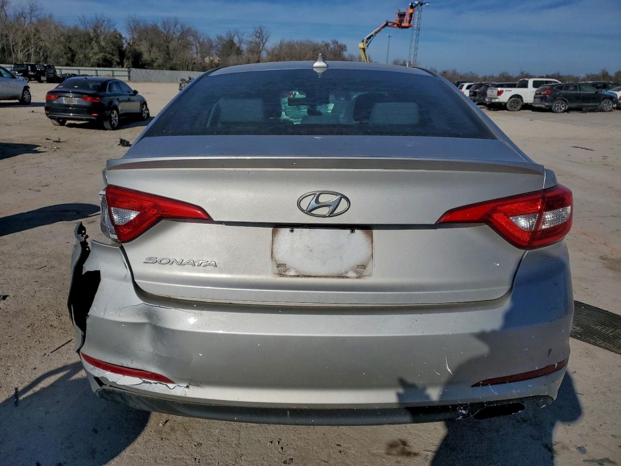 2015 HYUNDAI SONATA SE photo 6