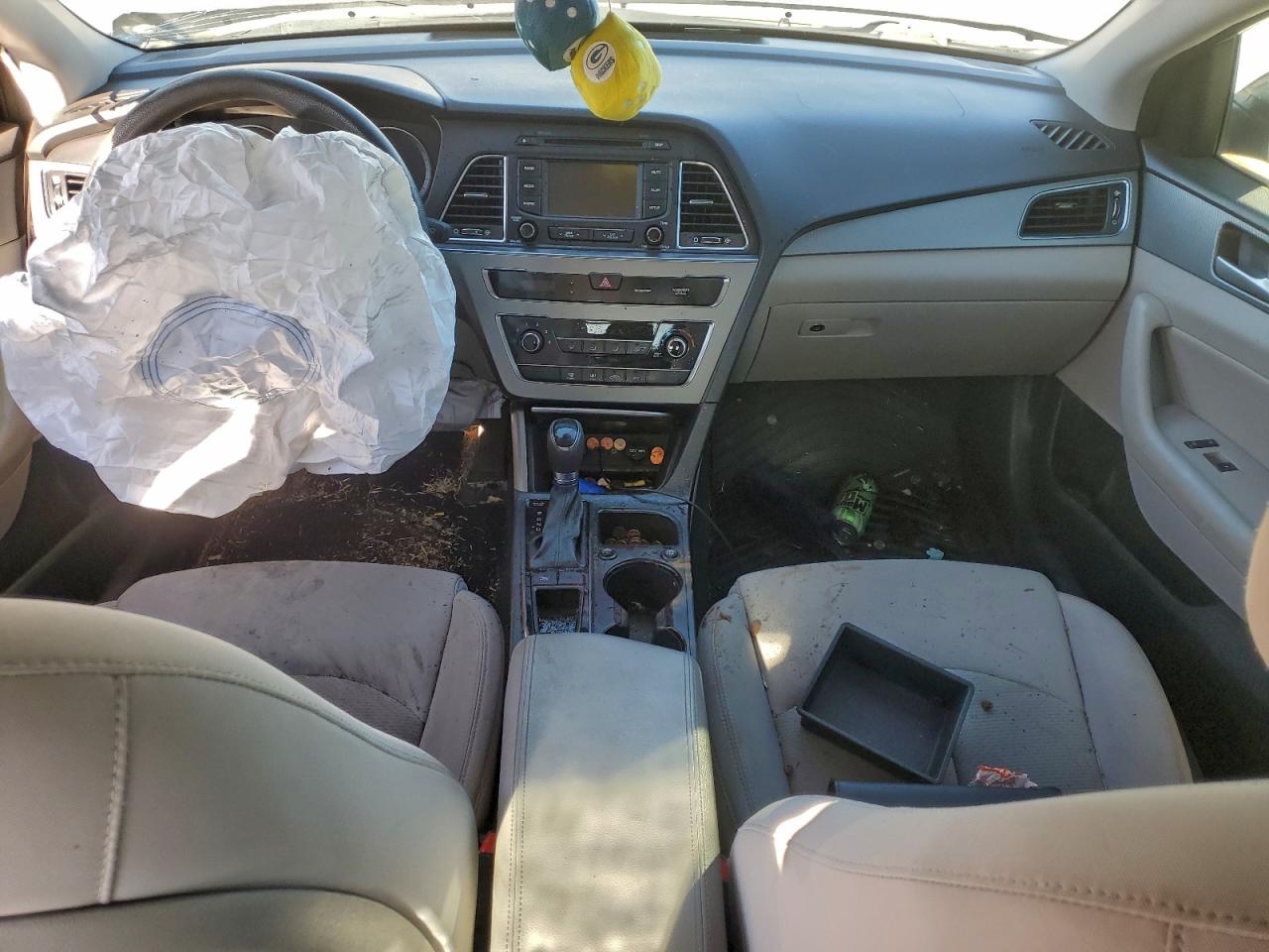 2015 HYUNDAI SONATA SE photo 8