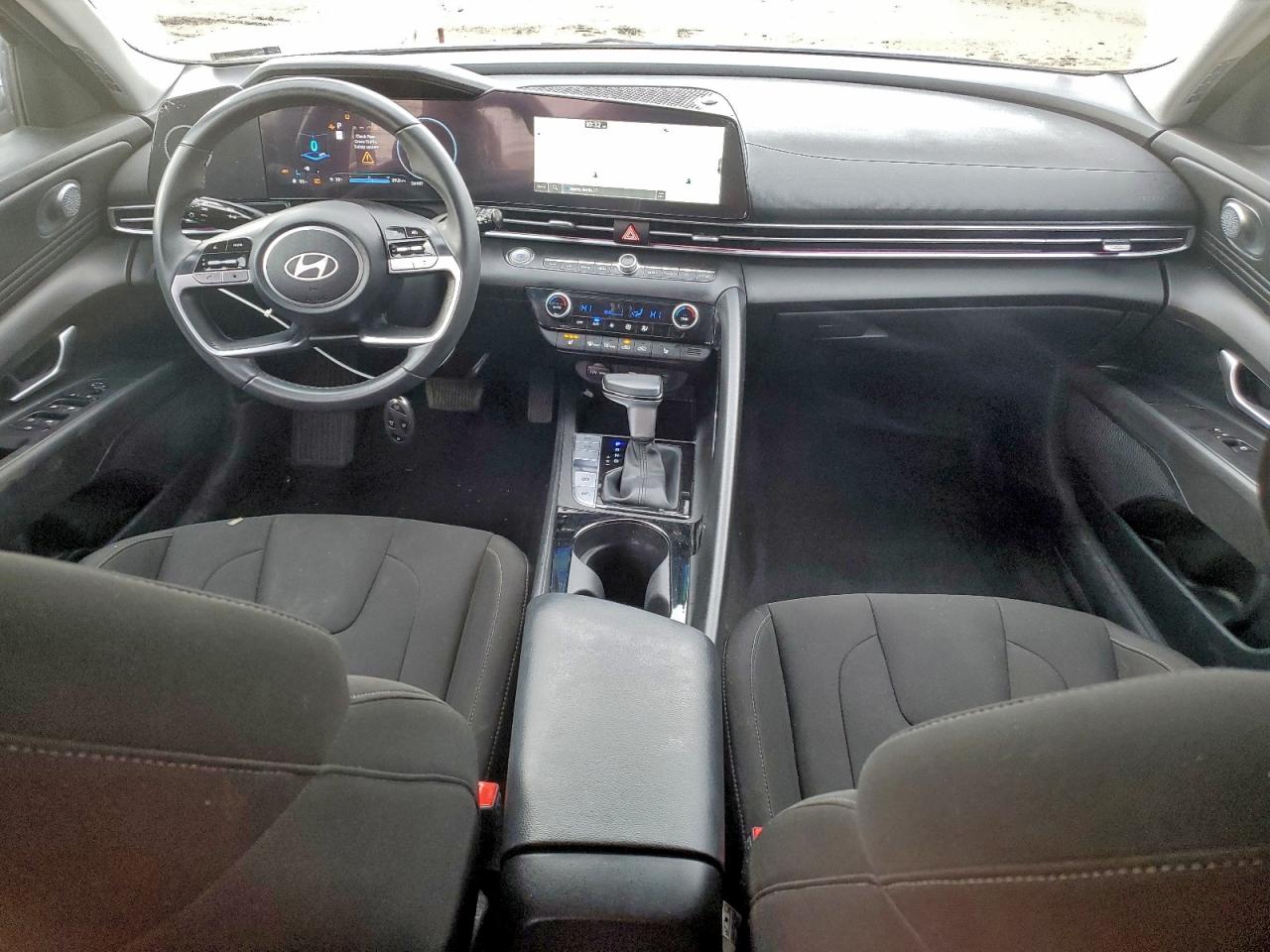 2024 HYUNDAI ELANTRA SEL photo 8