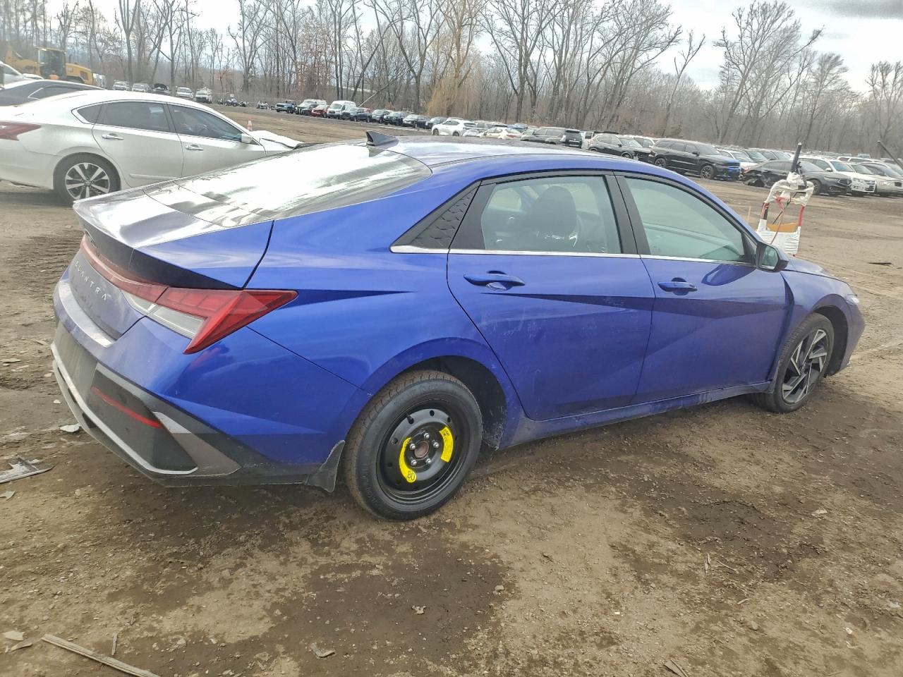 2024 HYUNDAI ELANTRA SEL photo 3
