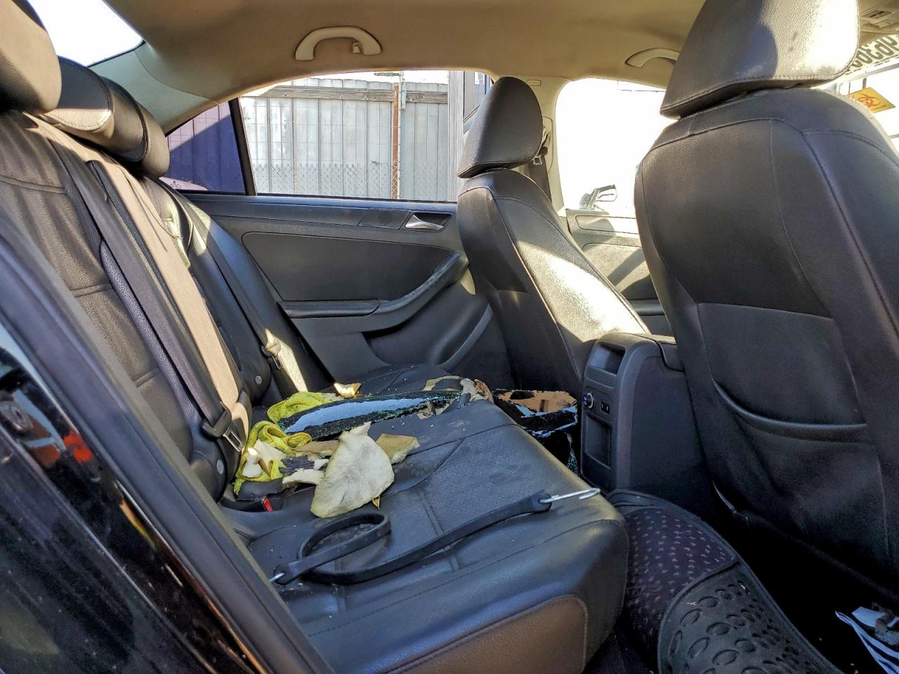 2011 VOLKSWAGEN JETTA SE photo 19