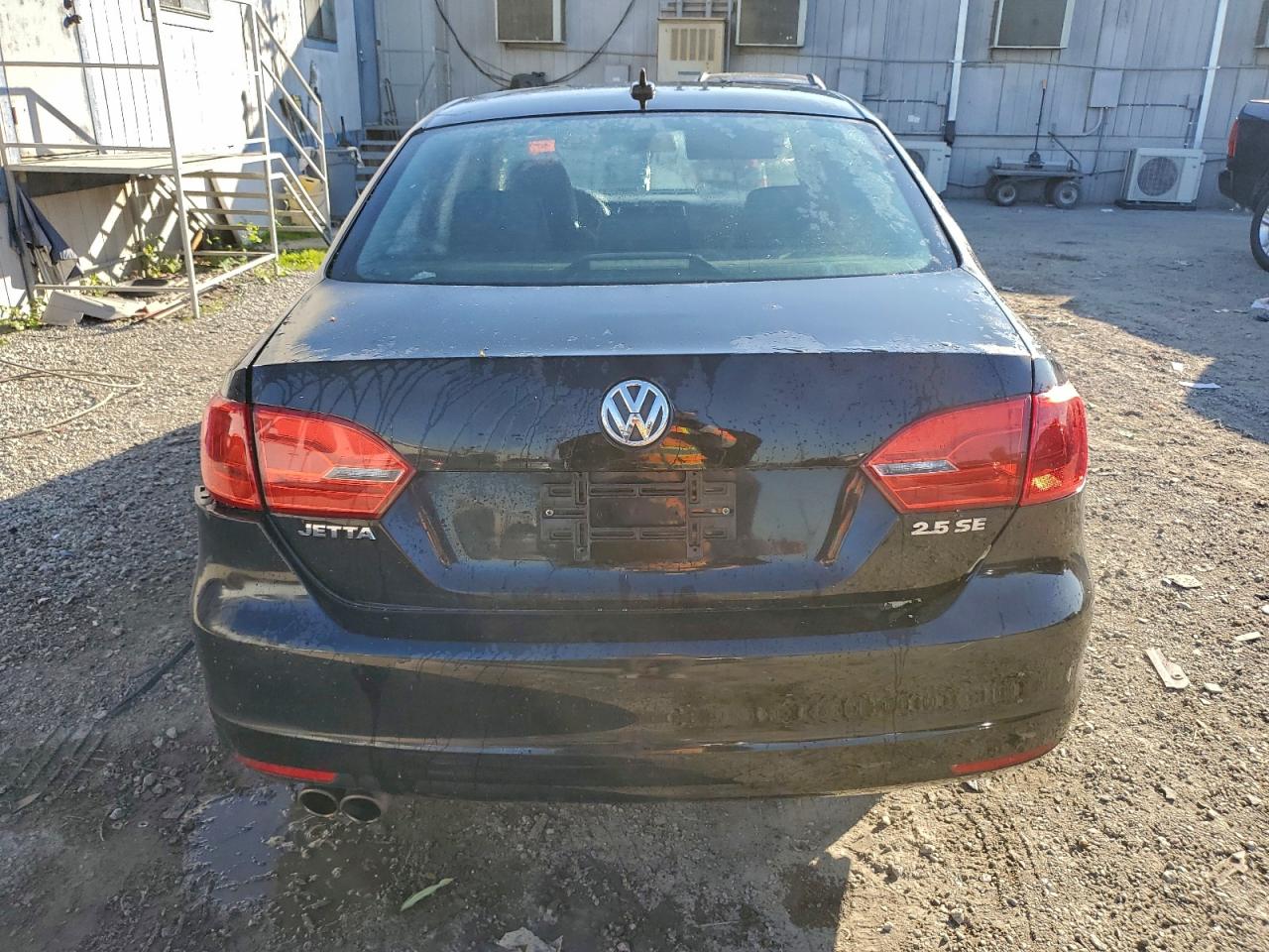 2011 VOLKSWAGEN JETTA SE photo 11