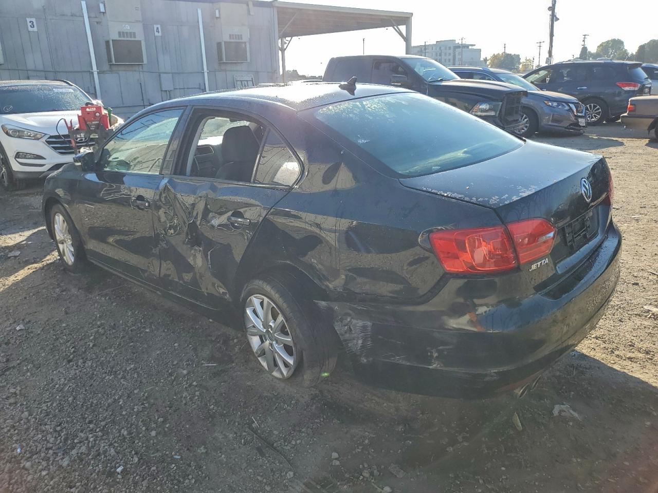 2011 VOLKSWAGEN JETTA SE photo 3