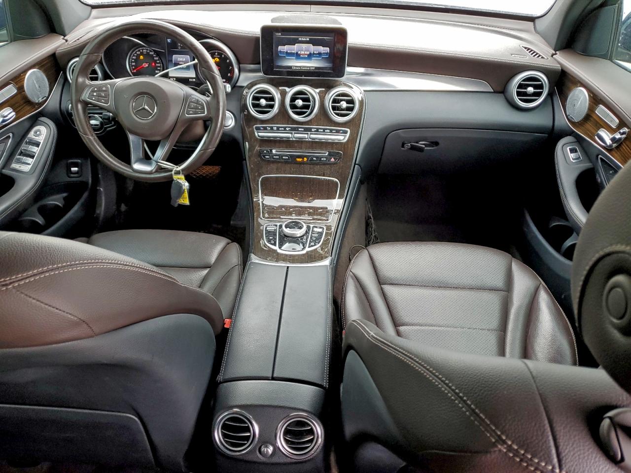 2017 MERCEDES-BENZ GLC 300 photo 8