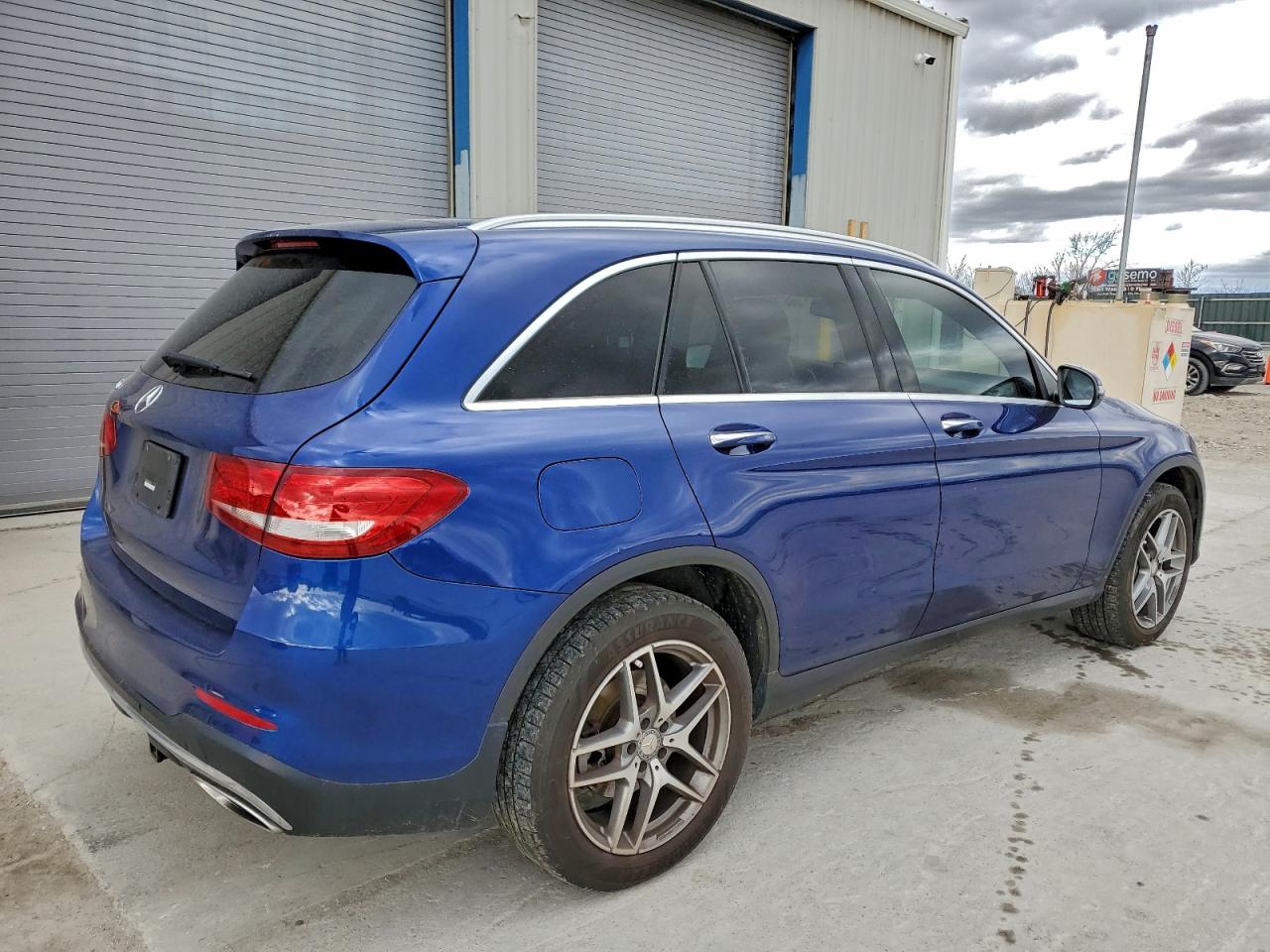 2017 MERCEDES-BENZ GLC 300 photo 3