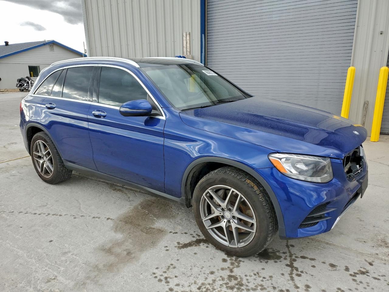 2017 MERCEDES-BENZ GLC 300 photo 4