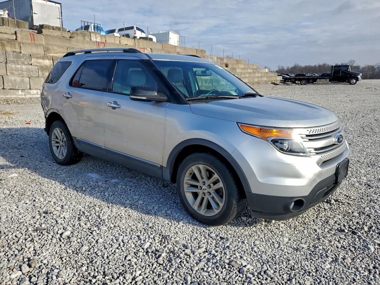 2013 FORD EXPLORER XLT photo 4