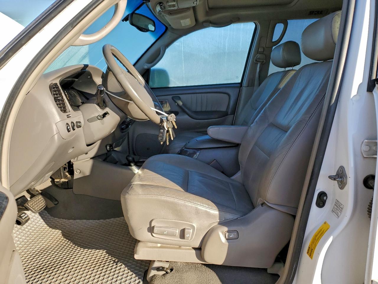2004 TOYOTA SEQUOIA LIMITED photo 13