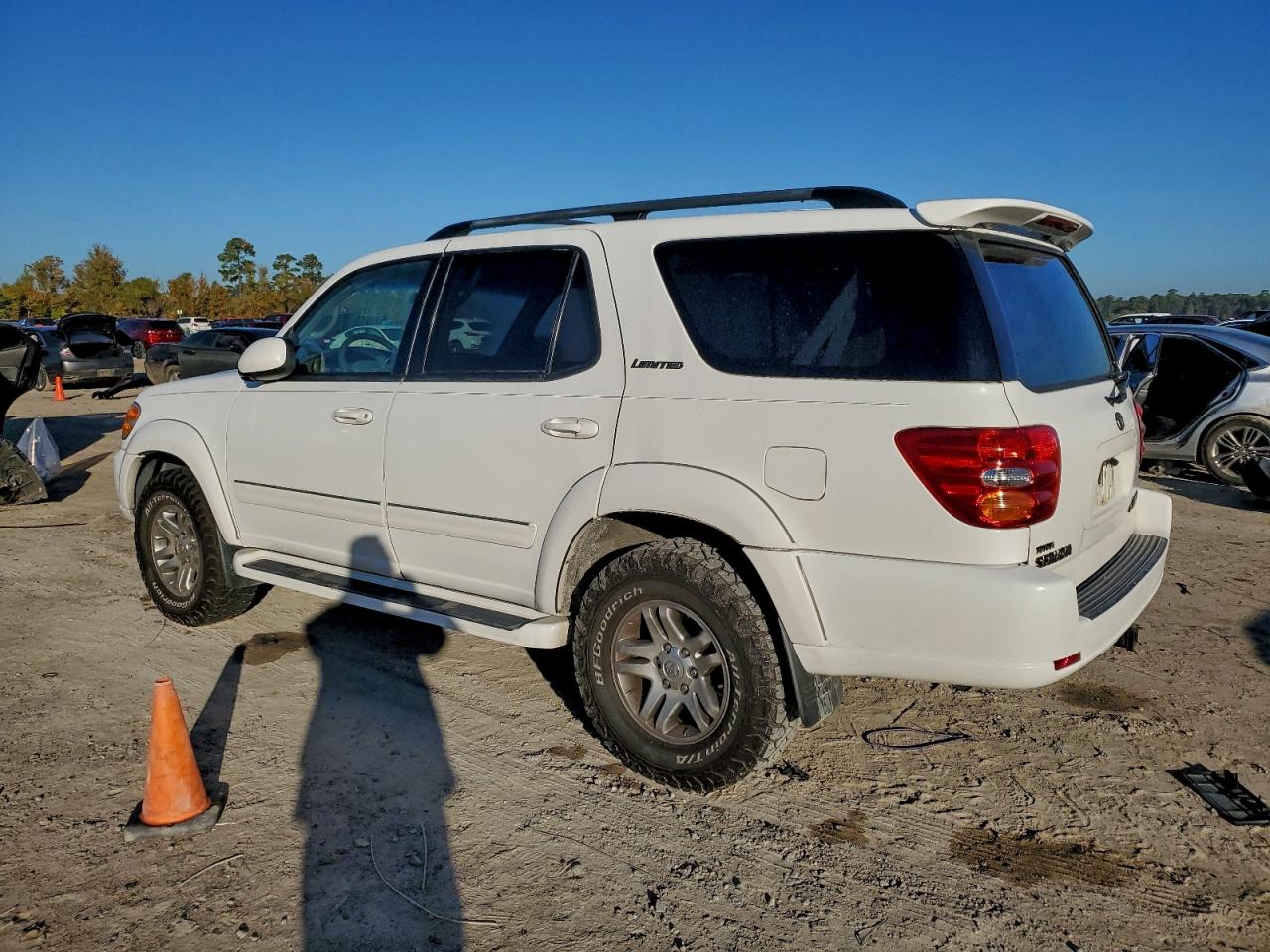 2004 TOYOTA SEQUOIA LIMITED photo 3