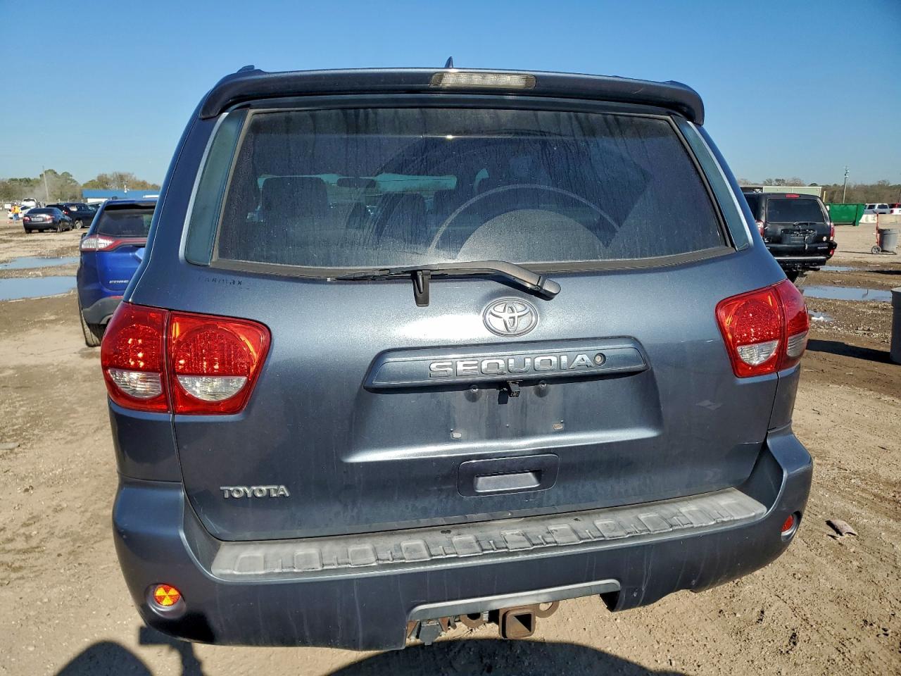 2010 TOYOTA SEQUOIA SR5 photo 11