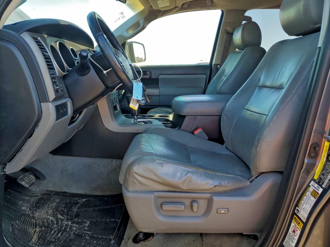 2010 TOYOTA SEQUOIA SR5 photo 13