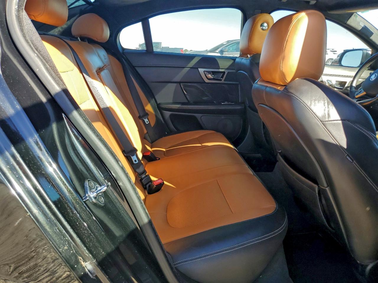 2011 JAGUAR XF R photo 10