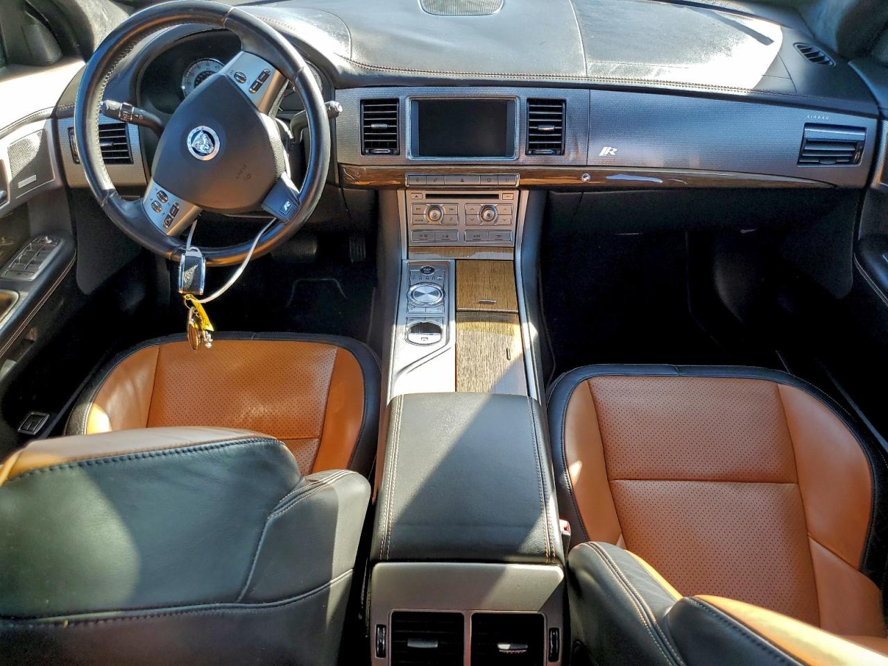 2011 JAGUAR XF R photo 8