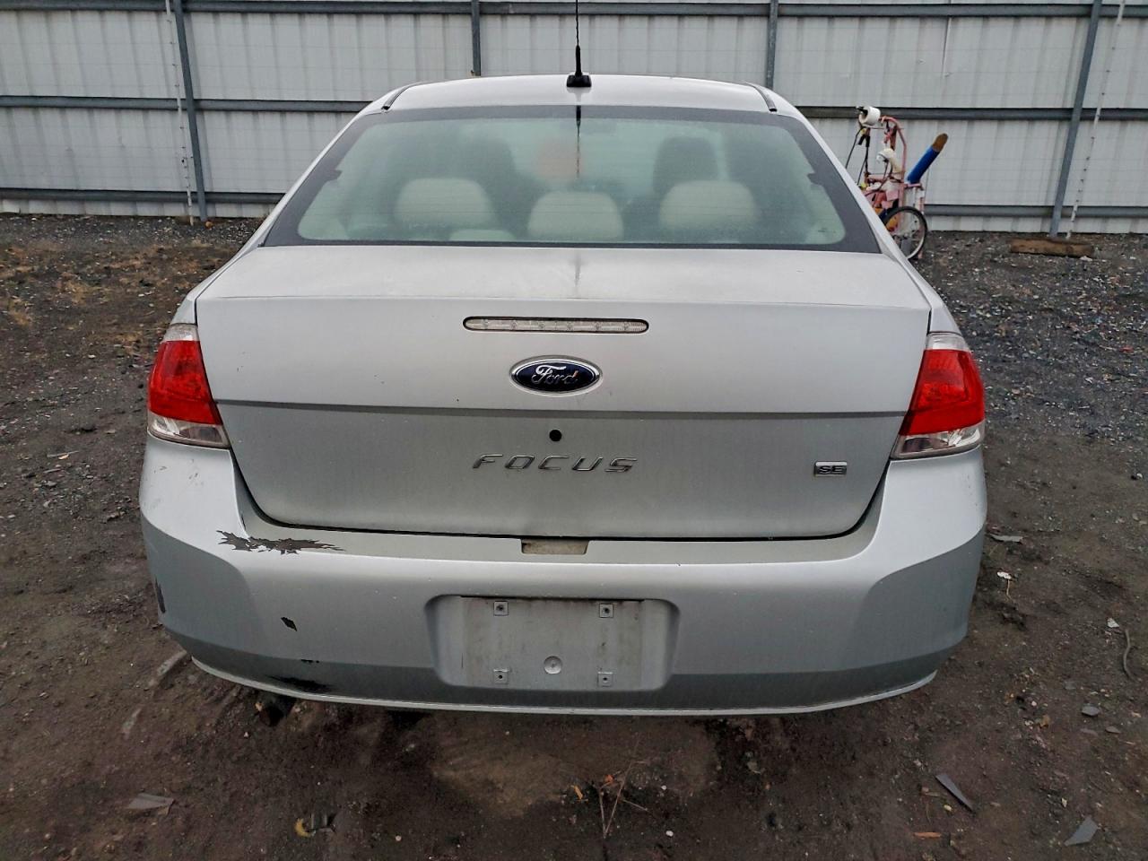 2009 FORD FOCUS SE photo 6