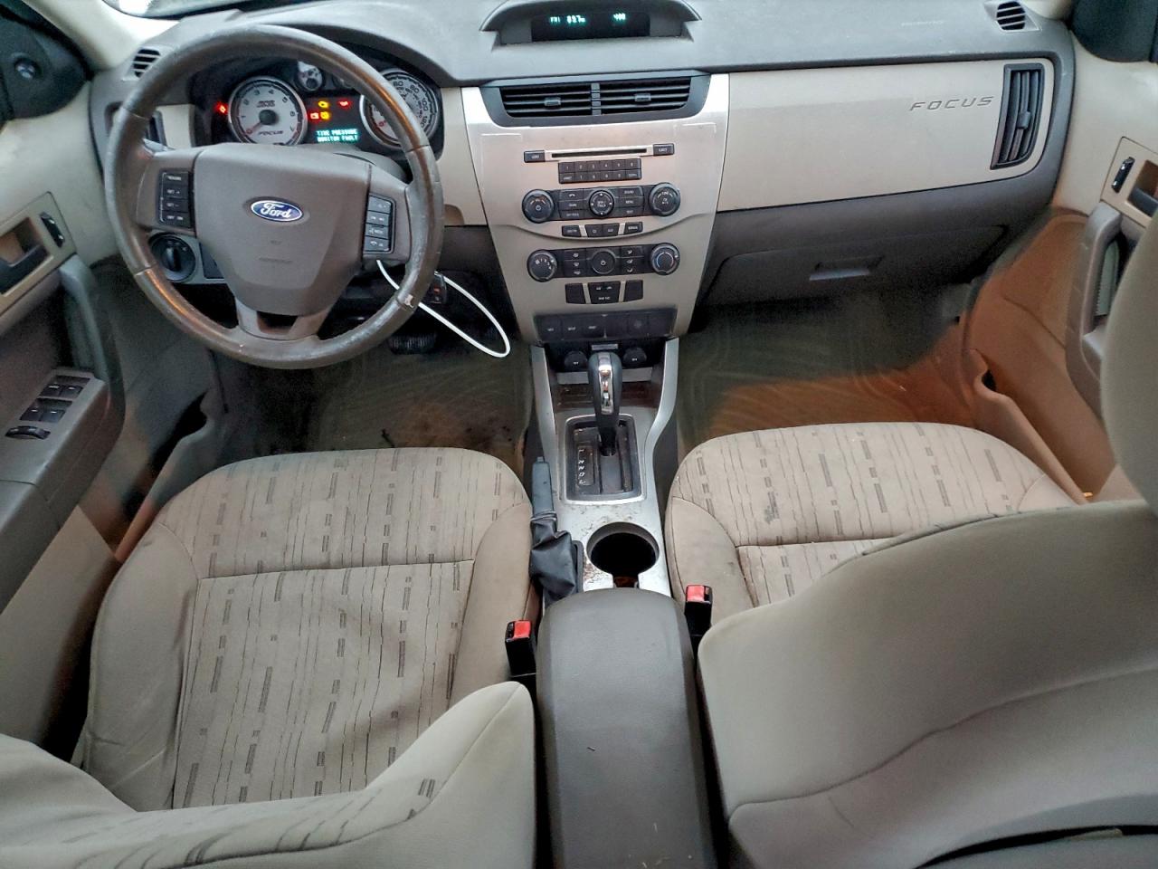 2009 FORD FOCUS SE photo 8