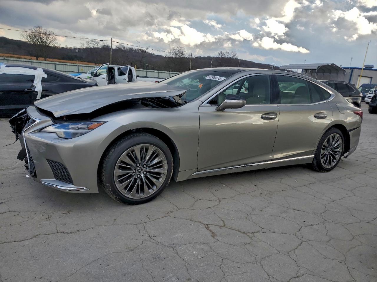 2022 LEXUS LS