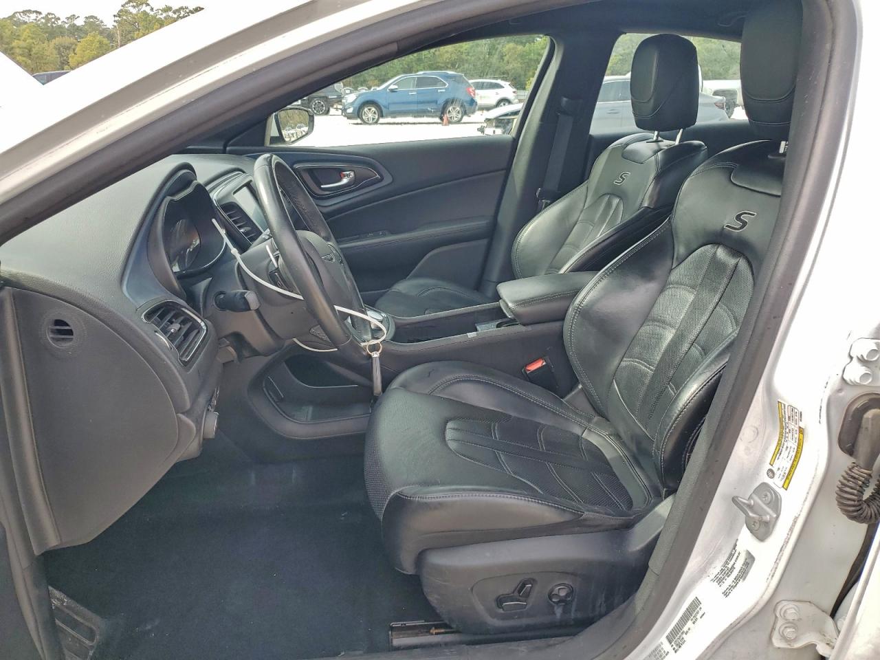2016 CHRYSLER 200 S photo 13