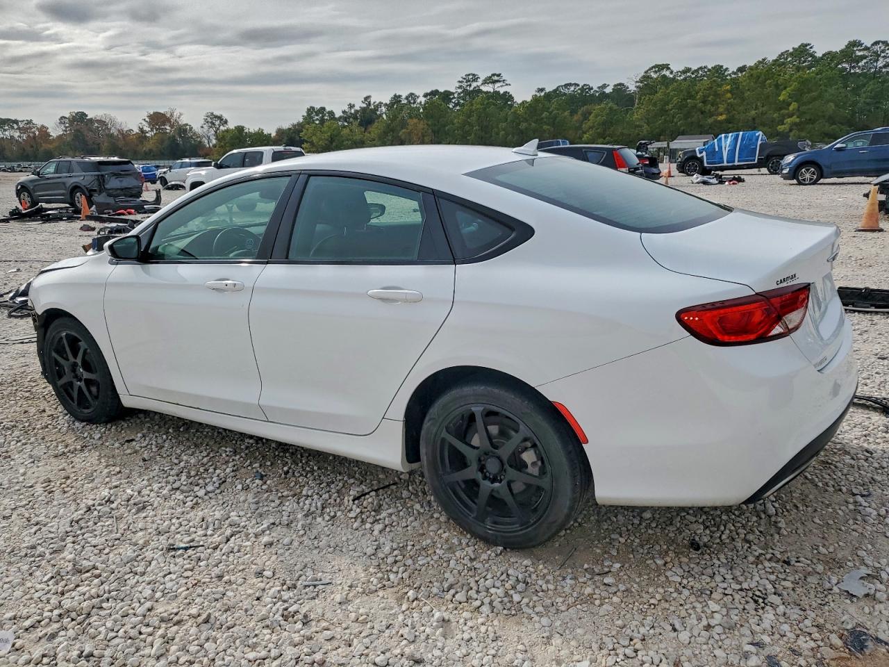 2016 CHRYSLER 200 S photo 3