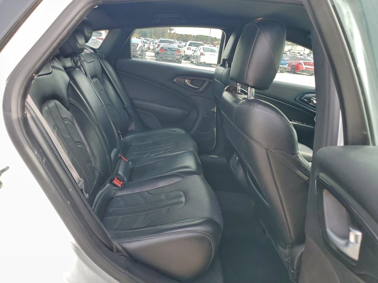 2016 CHRYSLER 200 S photo 19