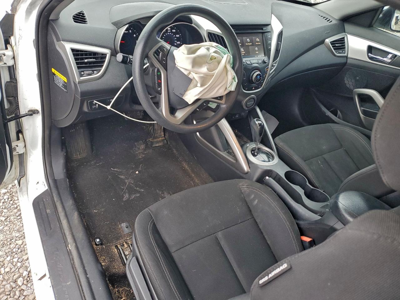 2014 HYUNDAI VELOSTER photo 15